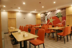 Thank Inn Shandong Heze Cao County Zhuangzhai Town Center Turntable - Image 2