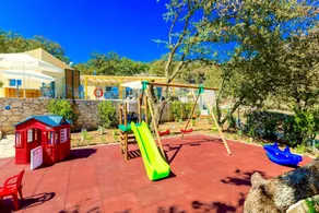 Appartement de vacances avec piscine privée, jardin et terrasse | Vue montagne - Image 3