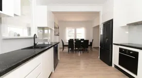 Canobolas Cottage - Amazing Farm Stay, 4 King Beds - Image 3