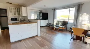 Country Cottage in Town - Image 2