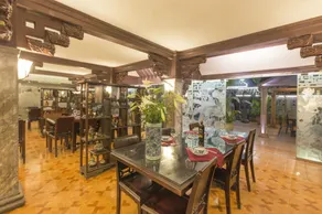 Dragon Hotel - Image 4