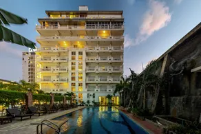 Aristocrat Residence & Hotel - Image 2