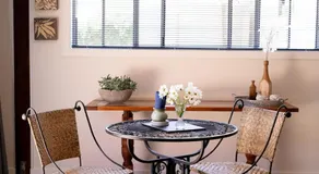 Tranquil, spacious and private garden retreat - Image 3
