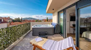 Seven Seas Residence - Image 2
