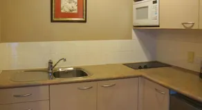 Cornwall Park Motor Inn - Image 3