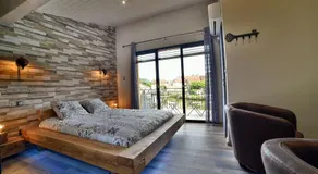 LES TANNERIES Meilleures vue sur la rivière Chambres climatisées - Image 2