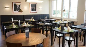 Ascott Hotel & Restaurant - Image 2