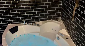 Appartement jacuzzi Gold&Night - Image 5