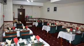Lyndhurst Hotel - Image 2
