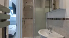 Super cosy self-catering studio flat - Image 2