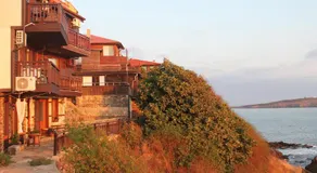 Deep Blue Guest House - Image 3