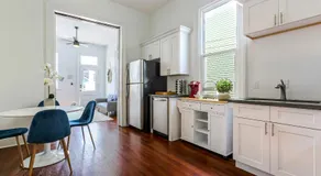 Private 2BR in Uptown by Hosteeva - Image 2