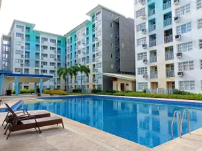 Spacious 36sqm Studio with 65" TV Netflix Karaoke and Pool Access Near Airport and Samal Ferry - Image 2