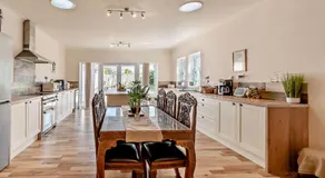 Mel House - Image 5