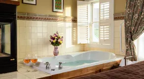 Lake Pointe Inn - Image 3