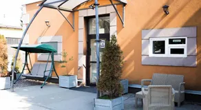 Hotelik Okęcie 39 - Nocleg i Parking Blisko Lotnisko Okęcie - Image 5
