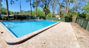 Comfortable Townhome 2BR 1-5BA - Near UF & Shopping Dining - Image 5