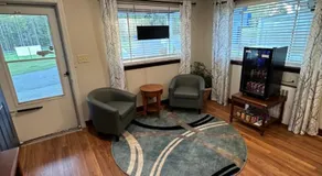 Bea's Parkway Inn - Image 5