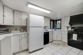Killington Mountain Home! HotTub & 5 min to Skiing! - Image 4