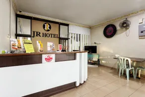 OYO 796 JR Hotel - Image 4