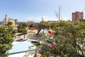Premium 3BR City Centre Penthouse W Stunning City View - Image 5