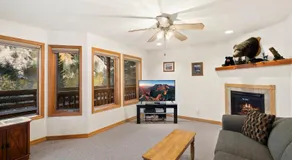 1490OAK Grandview Condo - Image 2