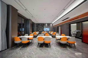 Kelly Smart Cinema Hotel - Image 4