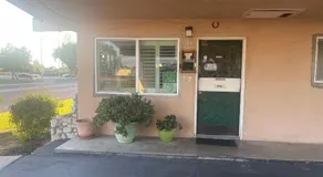 Town House Motel - Image 5