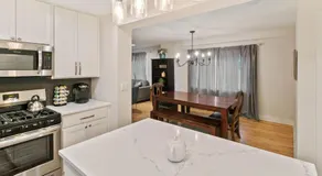 Amazing home in DT Libertyville Near Naval Base - Image 3
