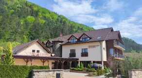 Country Saloon Belá - Image 3