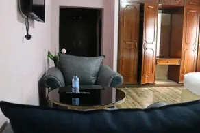 Tisa Suites and Lounge - Image 4