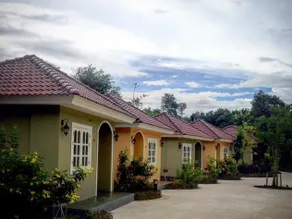 Wangpla Villa Resort - Image 1