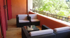 appartement T3 dans propriété de 5000m2 avec piscine - Image 3