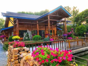 Zhongxiang Mountain Lodge Life Homestay - Image 3