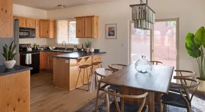 Luxury 3BR in Upscale Neighborhood Pet Friendly - Image 5