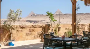 Pyramidia Serene with Rooftop, Pool & pyramids view - Image 5