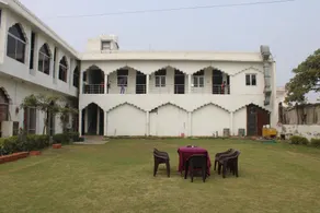 Hotel Raj palace - Image 1