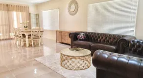 Modern Retreat by Underwood market&51 Area - Image 3