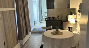 1-Bed - Sleeps 2 - Acton Park & Stn Close - Image 2
