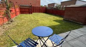 Large City Centre 3BD Cosy Home - Etihad - CoopLIVE - Image 3