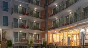 Family Hotel Berlin Beach Sveti Vlas - Image 3