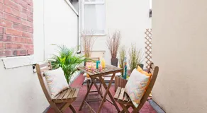 Five Lamps Suites - Image 5