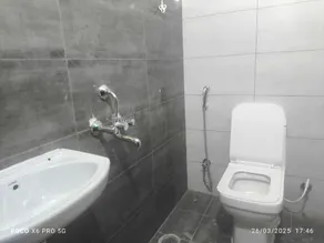 Hotel O Mukesh lodge - Image 4