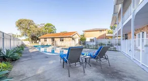 Pet friendly 24 Irawari Crescent - pool, air con, boat parking - Image 4