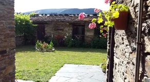 Apartamentos Los Castros - Image 5