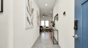 Exquisite 3 Bedroom Home in Katy - Image 4
