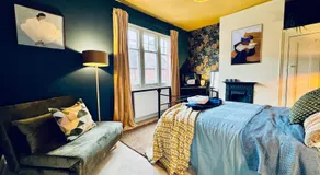 3 Bed House, Sleeps 7, Free Parking, City Luxury, Central, Perfect for Contractors & Families! - Image 2