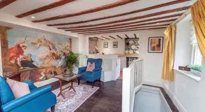 Heron Stays Bath- Boutique Period Properties, 7 Bedrooms, Parking for 4 Cars, Just 3 Miles to Bath Central, Sleeps 15 - Image 4
