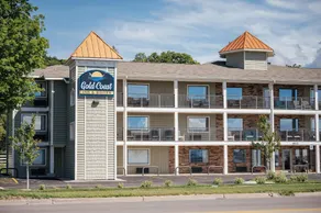 Gold Coast Inn - At the Bay in Traverse City - Image 3