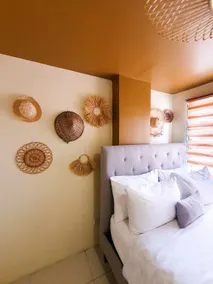 Hunter's Stylish 2BR Suite with Full Kitchen near SM North EDSA - Image 3